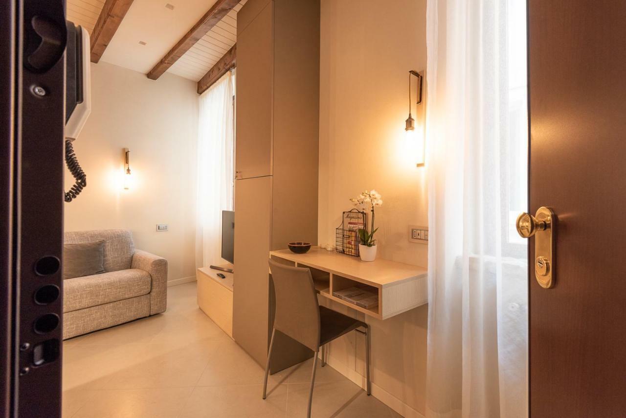 Dreamy Apartment Tre Corone Old Town Desenzano del Garda Eksteriør bilde