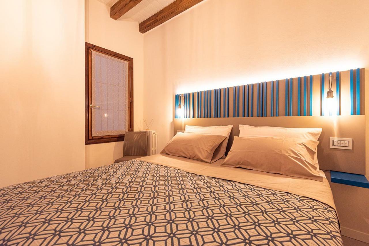 Dreamy Apartment Tre Corone Old Town Desenzano del Garda Eksteriør bilde