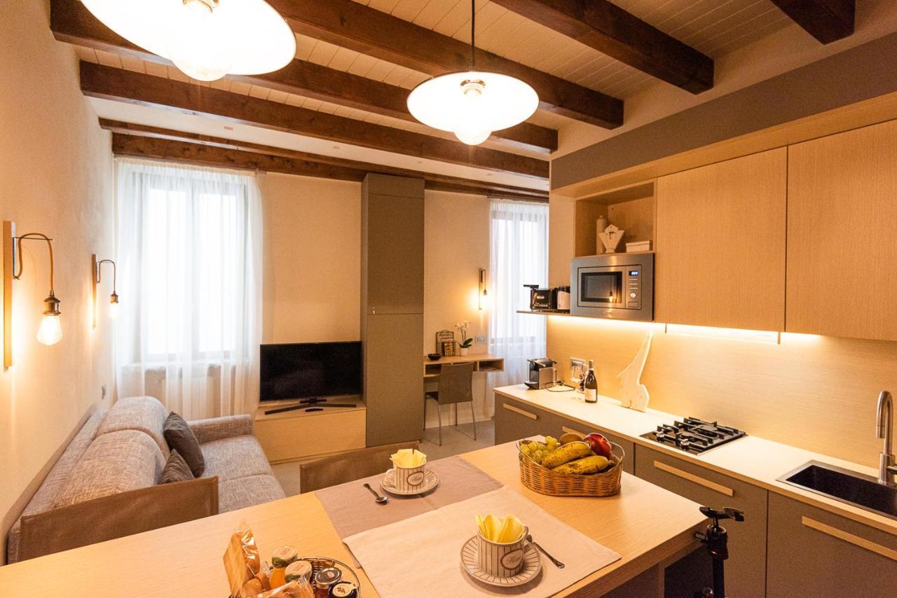 Dreamy Apartment Tre Corone Old Town Desenzano del Garda Eksteriør bilde